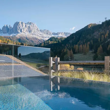 Cyprianerhof Dolomit Resort-2